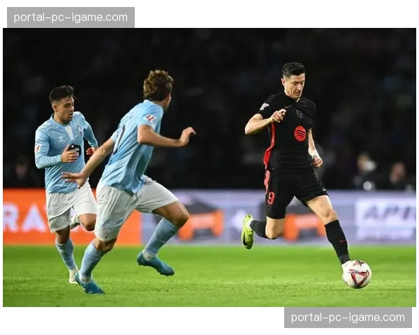 埃尔切妖星亚历克斯·费瓦斯今夏合同到期，西班牙人与塞尔塔展开争夺